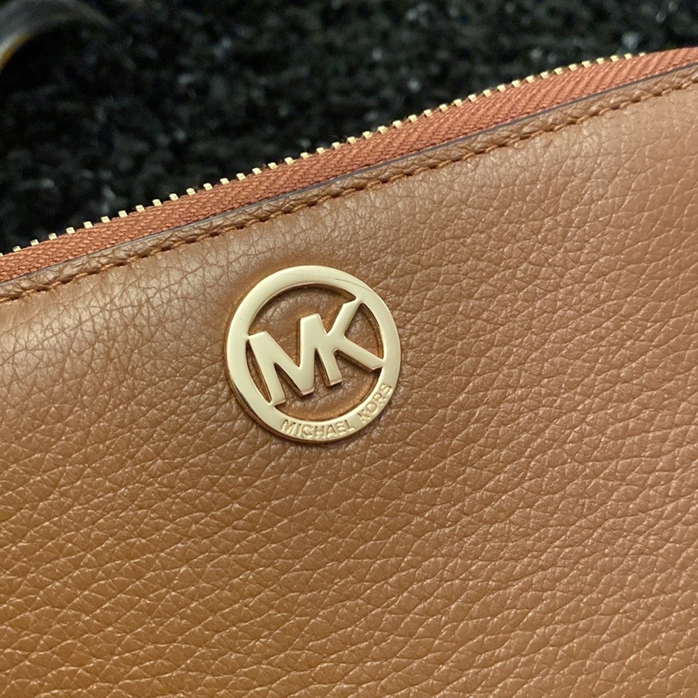 BRAND NEW Michael Kors Leather Wristlet Wallet - Picture 11 of 14
